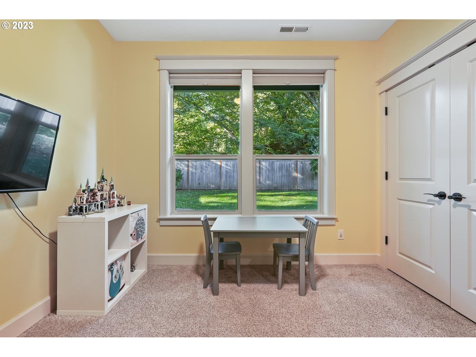 4845 Upper Drive Lake Oswego, OR 97035 - Photo 18 of 35 a workspace with furniture and window