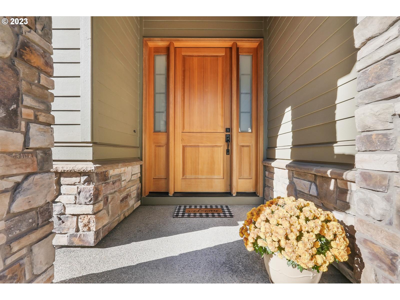 4845 Upper Drive Lake Oswego, OR 97035 - Photo 3 of 35 a bedroom with a bed and a window