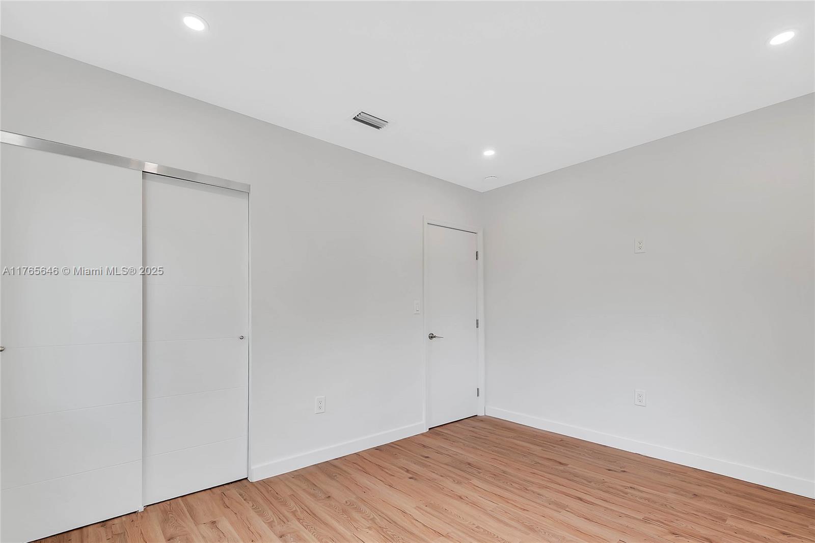 3402 Day Avenue Miami, FL 33133 - Photo 7 of 21 a view of room