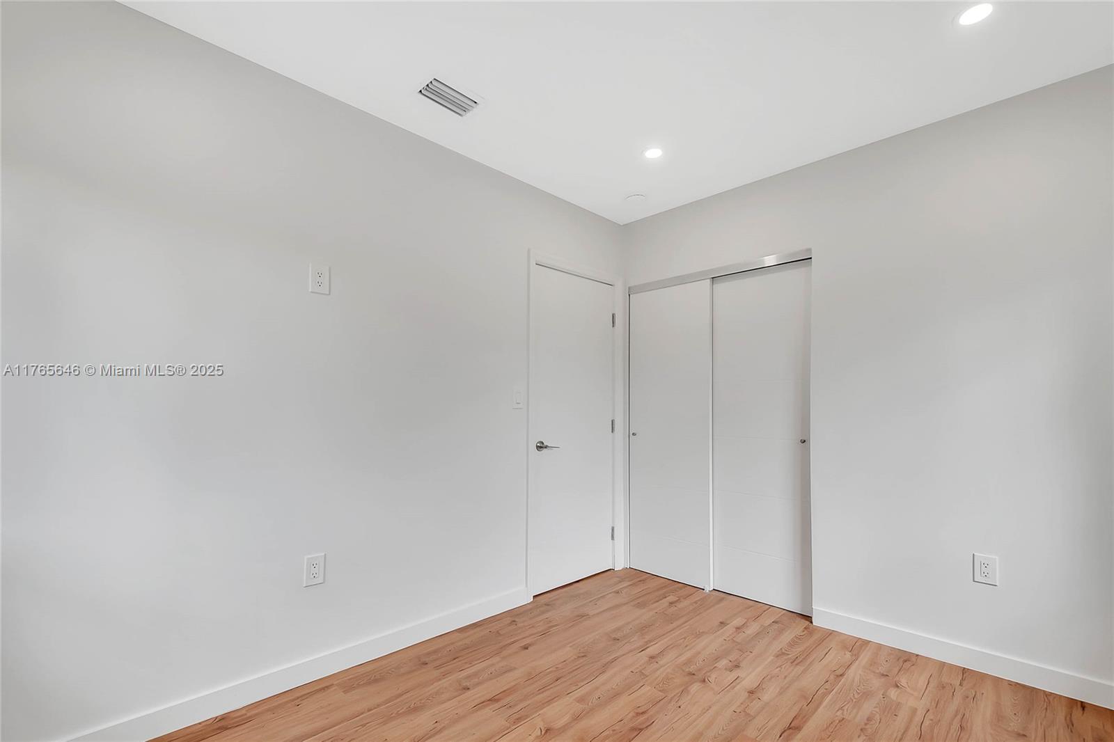 3402 Day Avenue Miami, FL 33133 - Photo 10 of 21 a view of an empty room