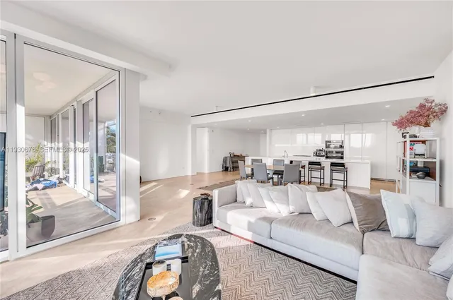 $6,500,000 | 9001 Collins Avenue, Unit S402, Surfside, FL 33154