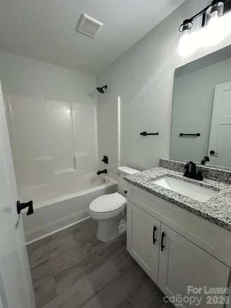 $1,625 | 1228 4th St Lane Northeast, Hickory, NC 28601