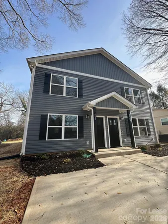 $1,625 | 1228 4th St Lane Northeast, Hickory, NC 28601