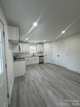 $1,625 | 1228 4th St Lane Northeast, Hickory, NC 28601