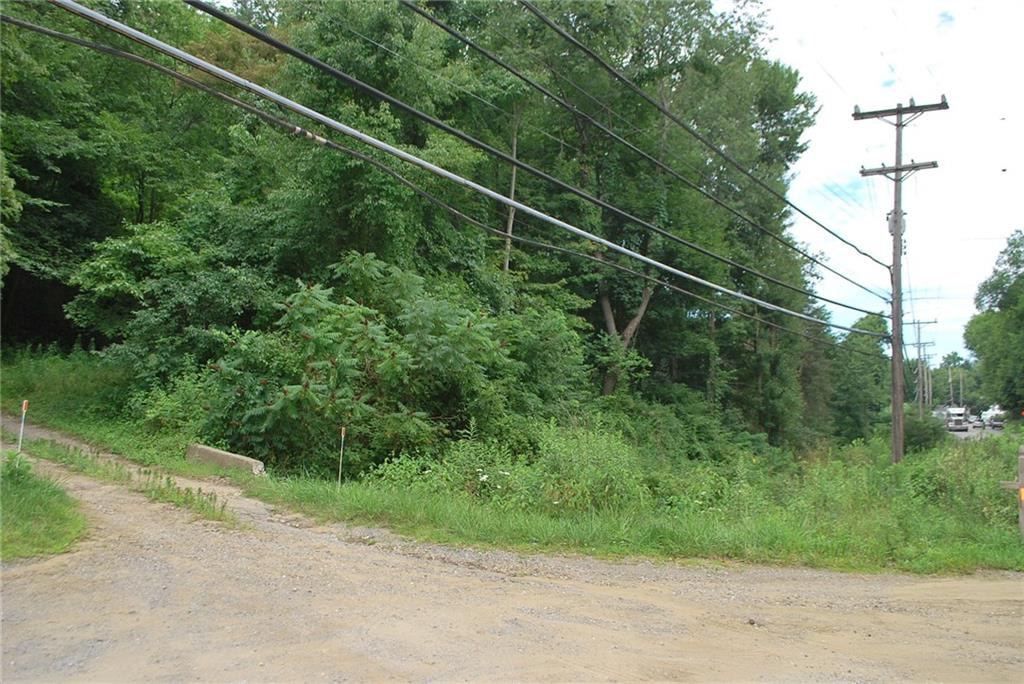 1028 Gringo Road Aliquippa, PA 15001 - Photo 6 of 10 Gallery Image 6