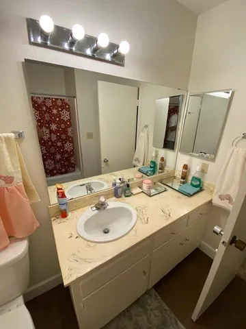 $249,950 | 945 South Clovis Avenue, Unit V, Fresno, CA 93727