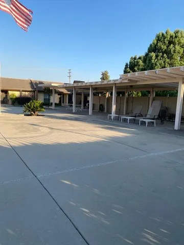 $249,950 | 945 South Clovis Avenue, Unit V, Fresno, CA 93727