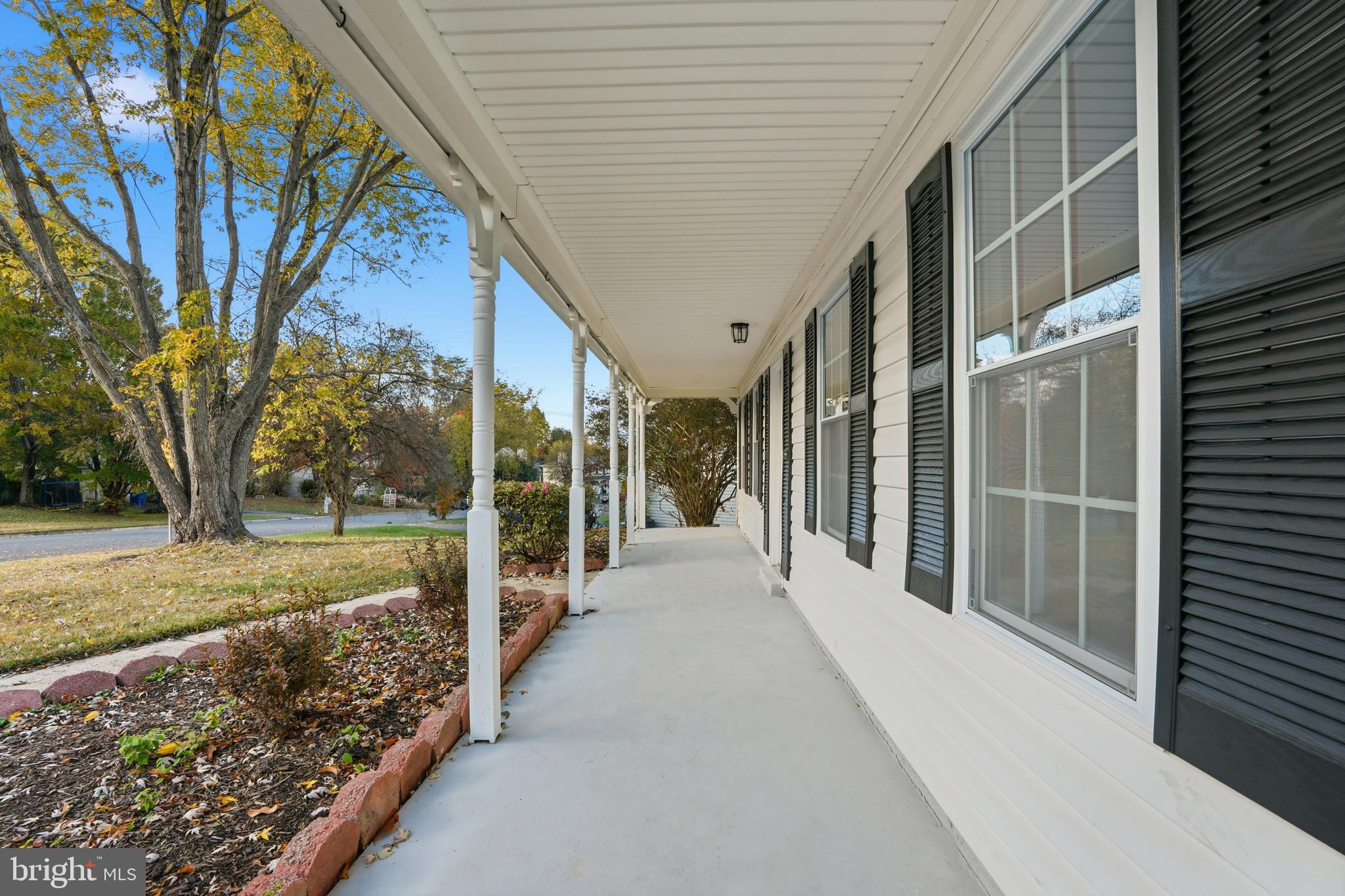 13357 Pelican Road Woodbridge, VA 22193 - Photo 7 of 48 a view of a house with a yard