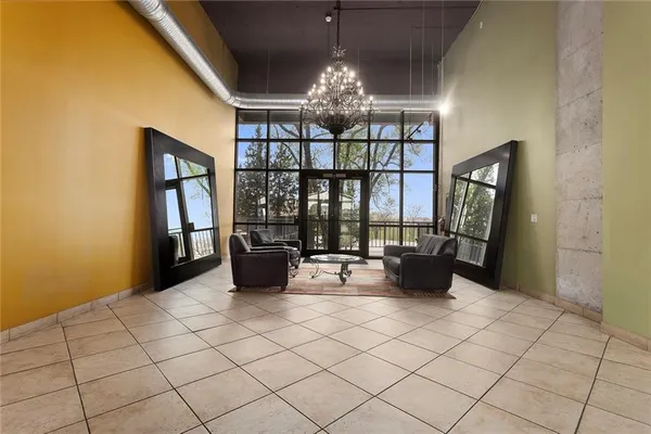 $305,000 | 600 Admiral Boulevard, Unit 601, Kansas City, MO 64106