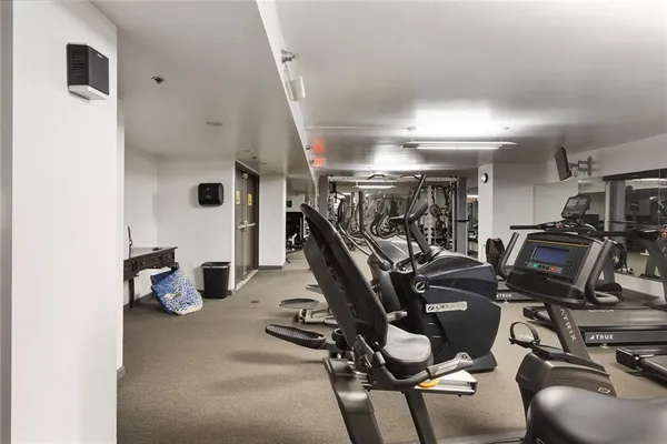 $305,000 | 600 Admiral Boulevard, Unit 601, Kansas City, MO 64106