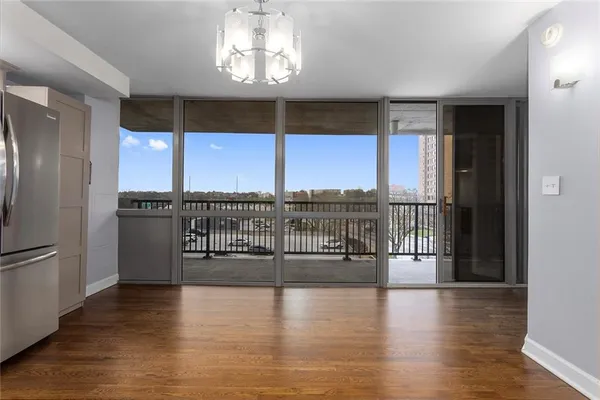 $305,000 | 600 Admiral Boulevard, Unit 601, Kansas City, MO 64106