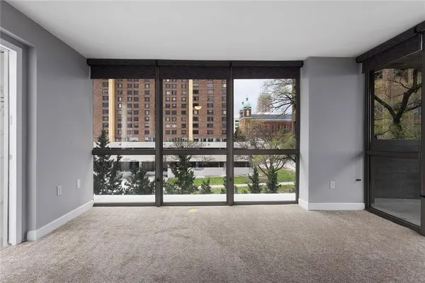 $305,000 | 600 Admiral Boulevard, Unit 601, Kansas City, MO 64106