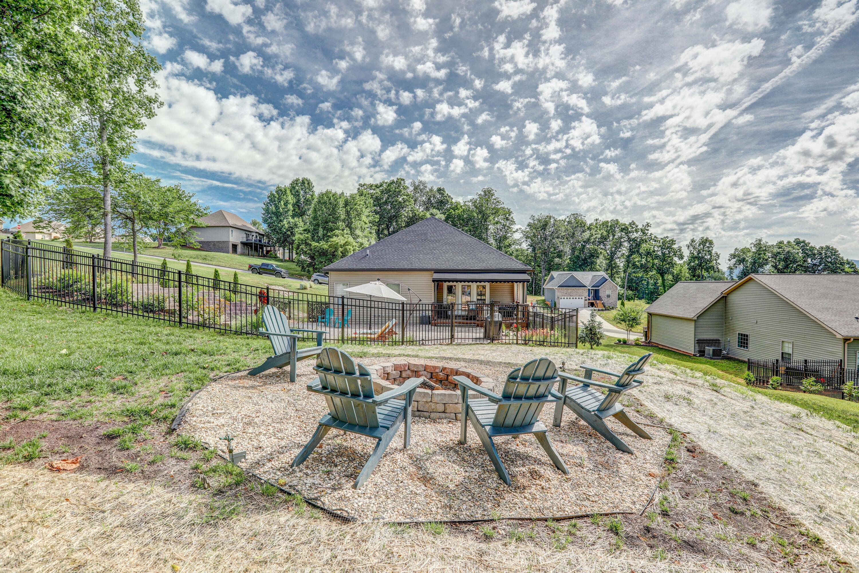 753 Pasture Ridge Road Piney Flats, TN 37686 - Photo 6 of 36 B42A8528_29_30_31_32