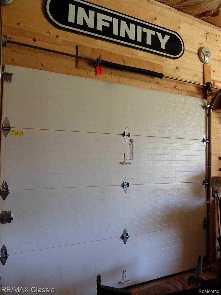 7952 Kearney Road Whitmore Lake, MI 48189 - Photo 66 of 71 SECOND GARAGE DOOR FACING SOUTH.