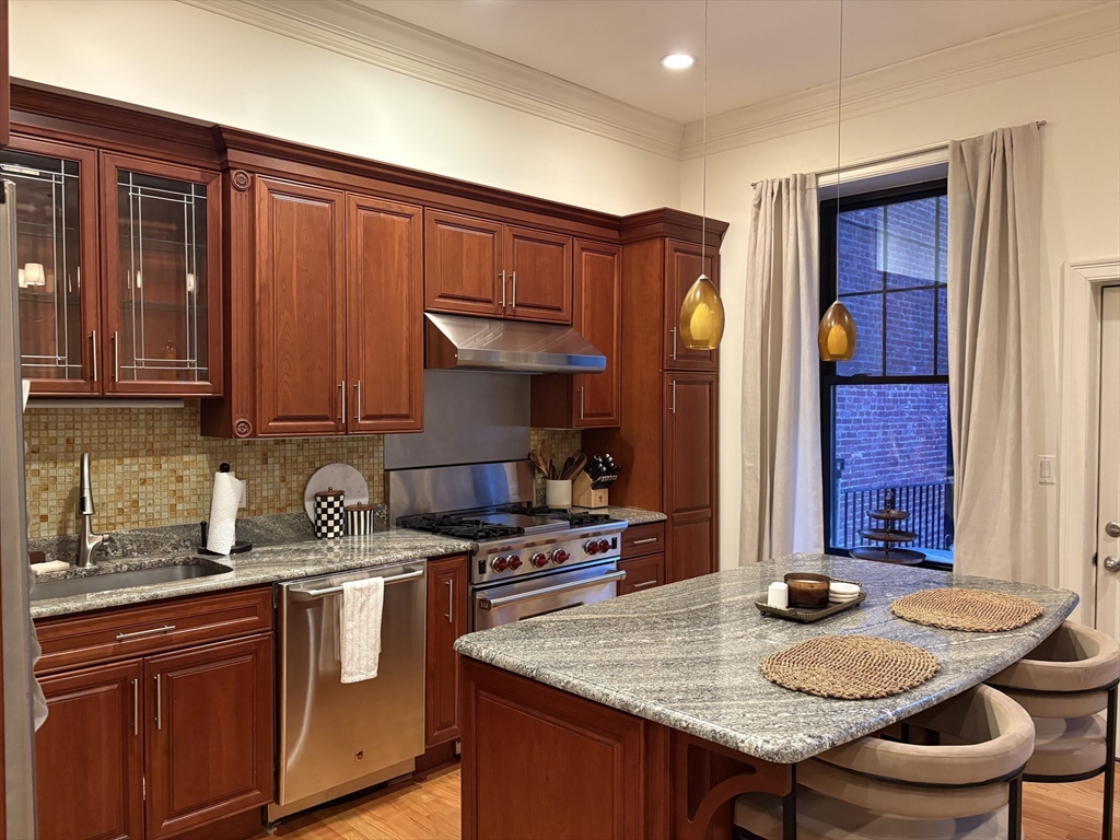 39 High Street, Unit 2 Boston, MA 02129 - Photo 2 of 11