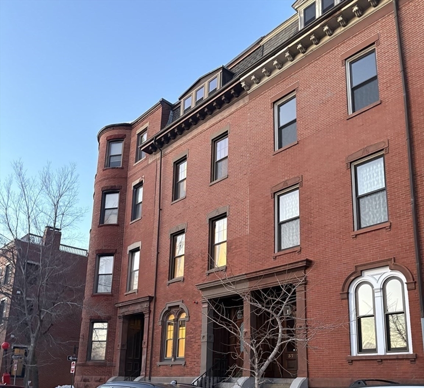 39 High Street, Unit 2 Boston, MA 02129 - Photo 3 of 11