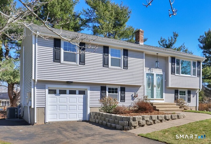 8 Blue Meadow Road Middletown, CT 06457 - Photo 1 of 26