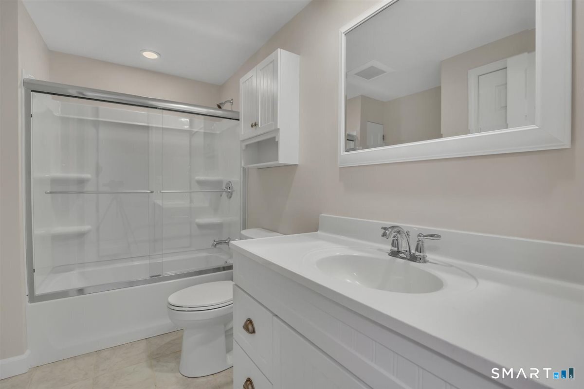 8 Blue Meadow Road Middletown, CT 06457 - Photo 21 of 26