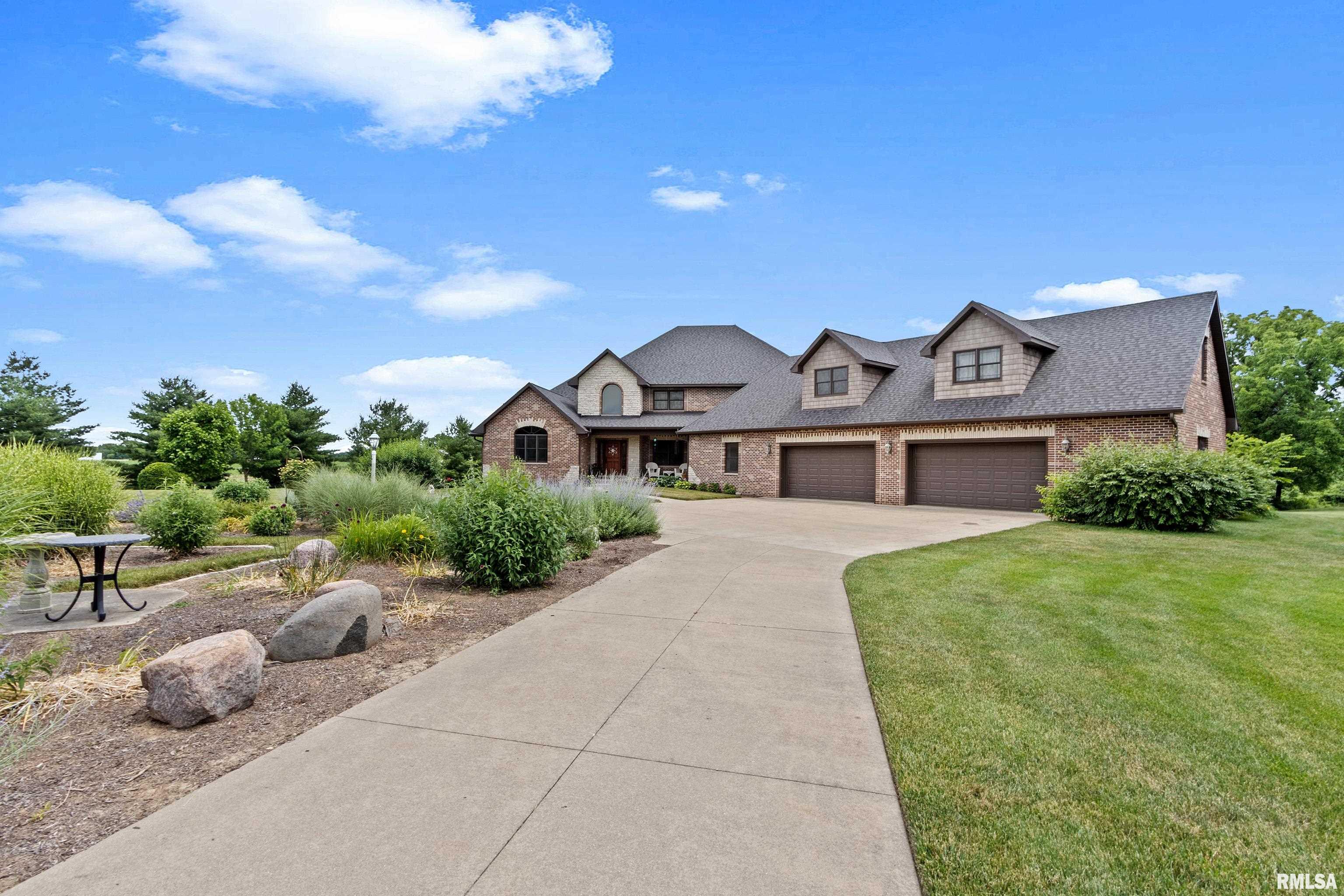 8202 South Hidden Point Road Glasford, IL 61533 - Photo 2 of 63