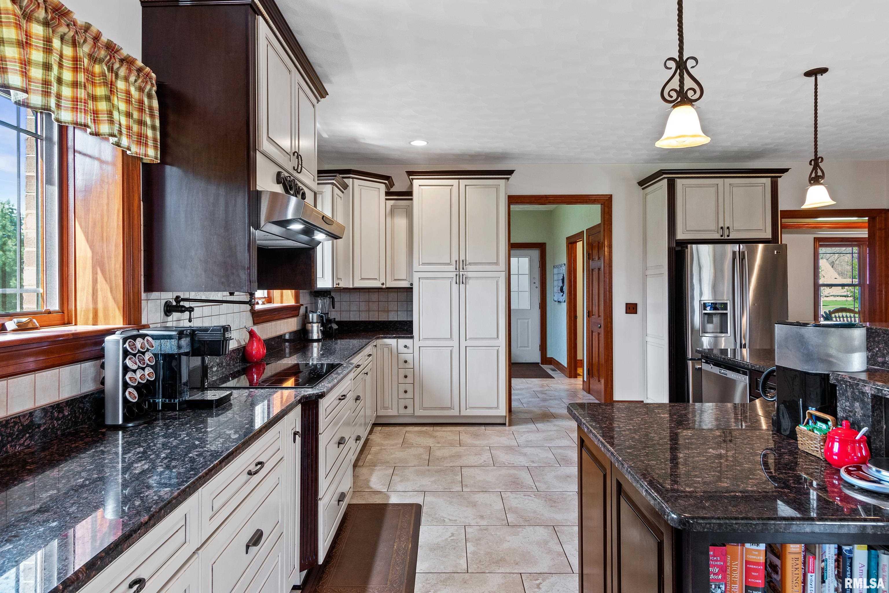 8202 South Hidden Point Road Glasford, IL 61533 - Photo 22 of 63