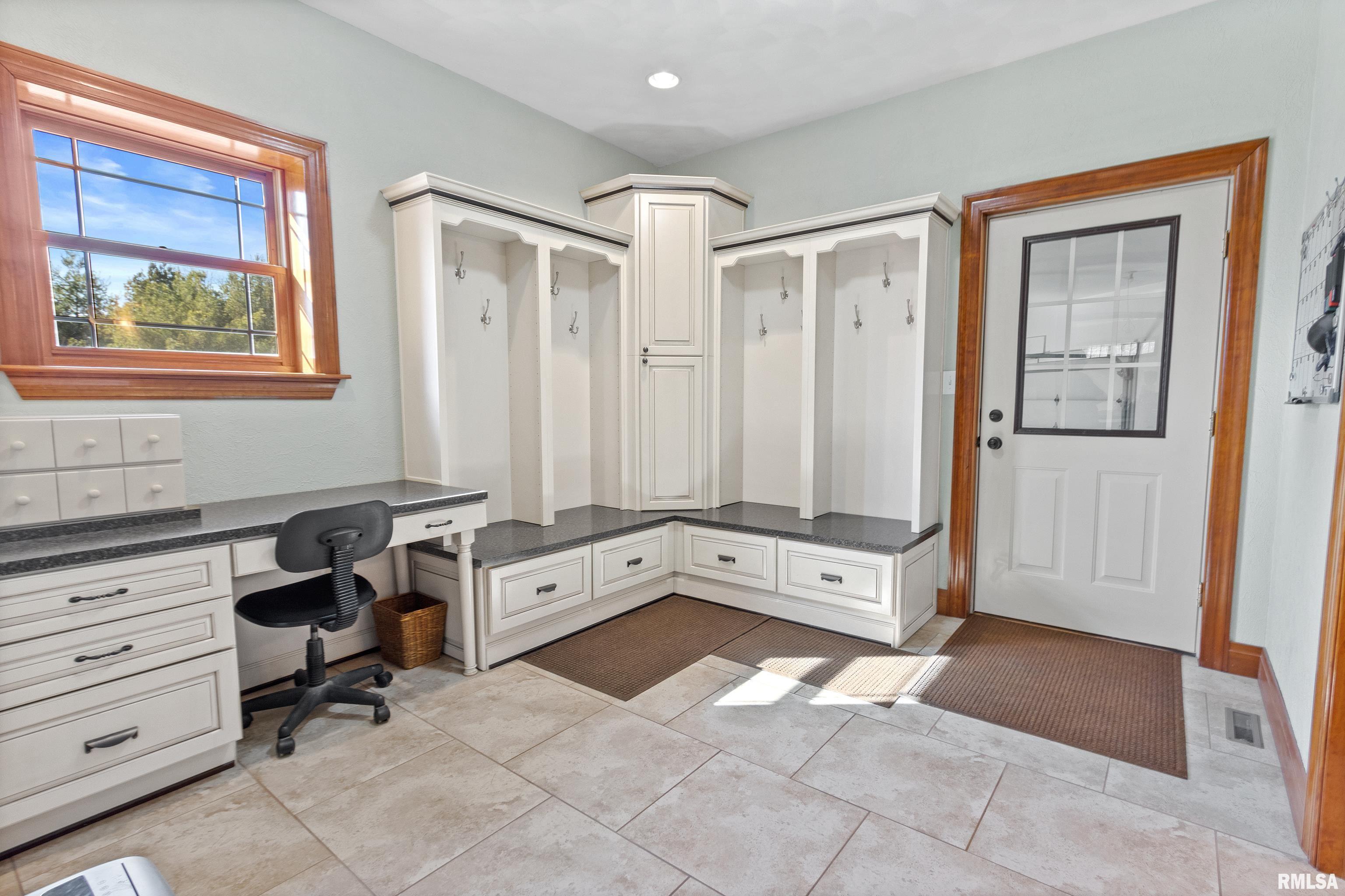 8202 South Hidden Point Road Glasford, IL 61533 - Photo 23 of 63