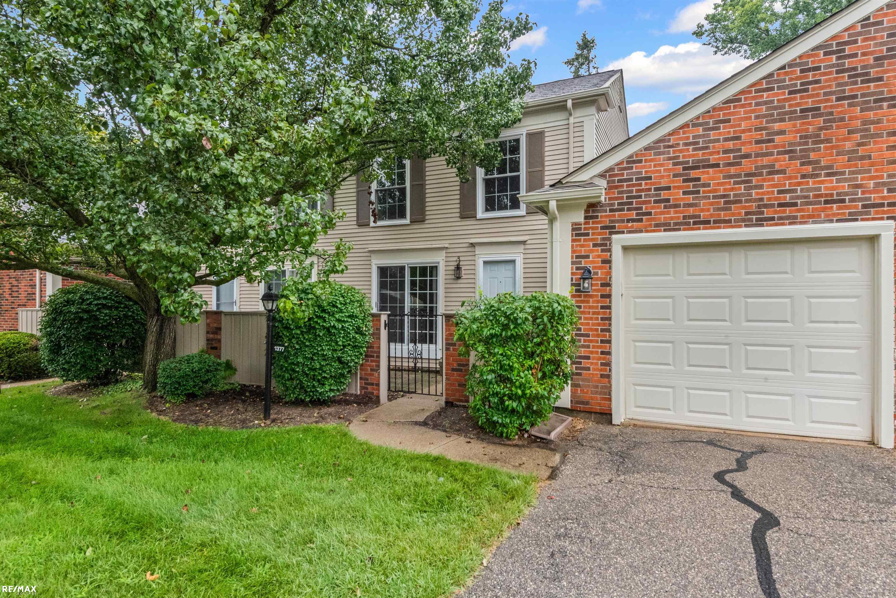 1377 Autumn Lane Rochester, MI 48306 - Photo 1 of 27