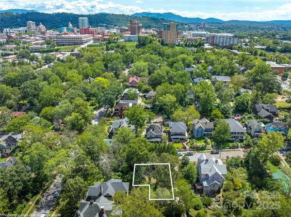 $300,000 | 99999 Blake Street, Asheville, NC 28801