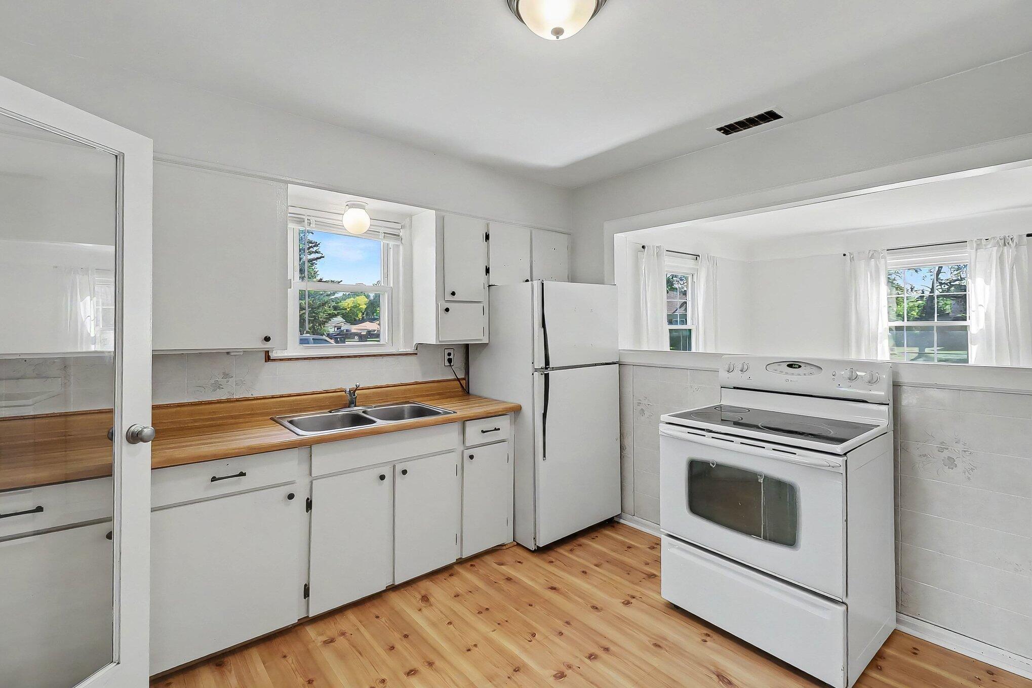 47709 Greenview Road Utica, MI 48317 - Photo 13 of 30 015_file_6274