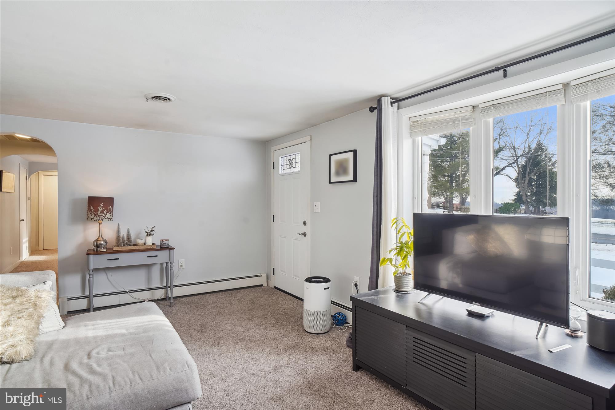 438 Hook Road Westminster, MD 21157 - Photo 24 of 59 Living Room