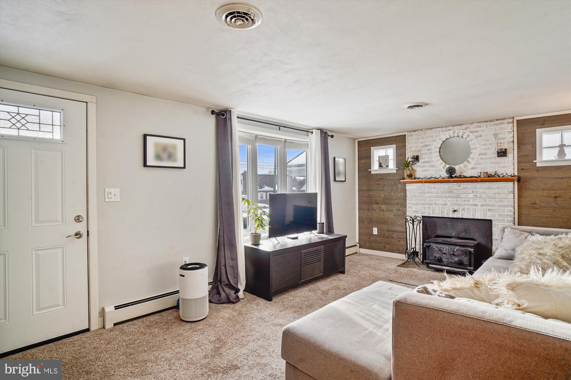 438 Hook Road Westminster, MD 21157 - Photo 25 of 59 Living Room