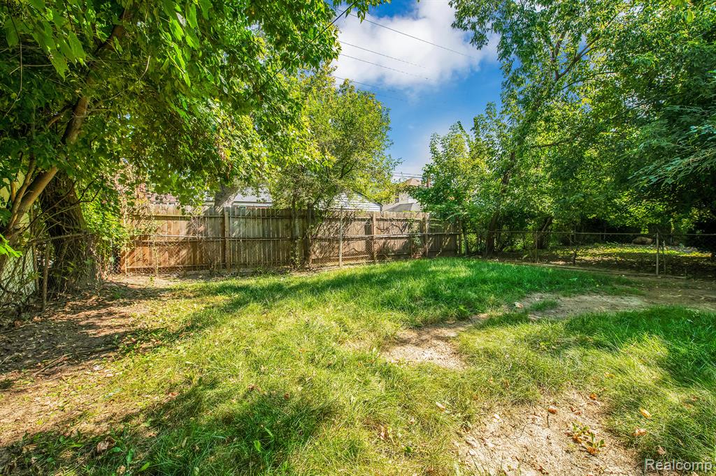 15760 Greenfield Road Detroit, MI 48227 - Photo 10 of 29