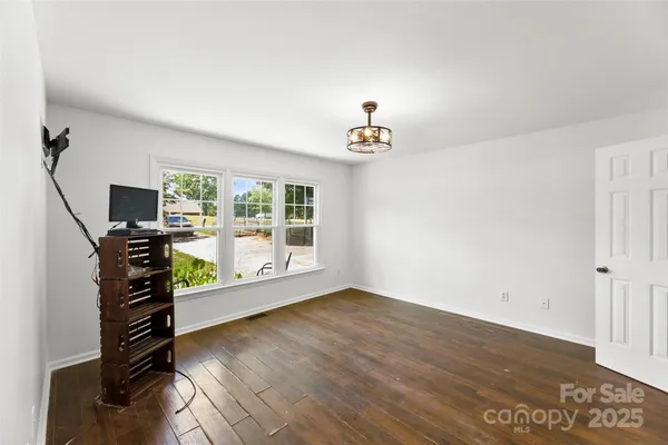 $325,000 | 117 South Enochville Avenue, Kannapolis, NC 28081