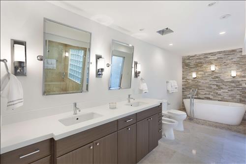 655 Pelican Way Delray Beach, FL 33483 - Photo 7 of 31 Master Bath