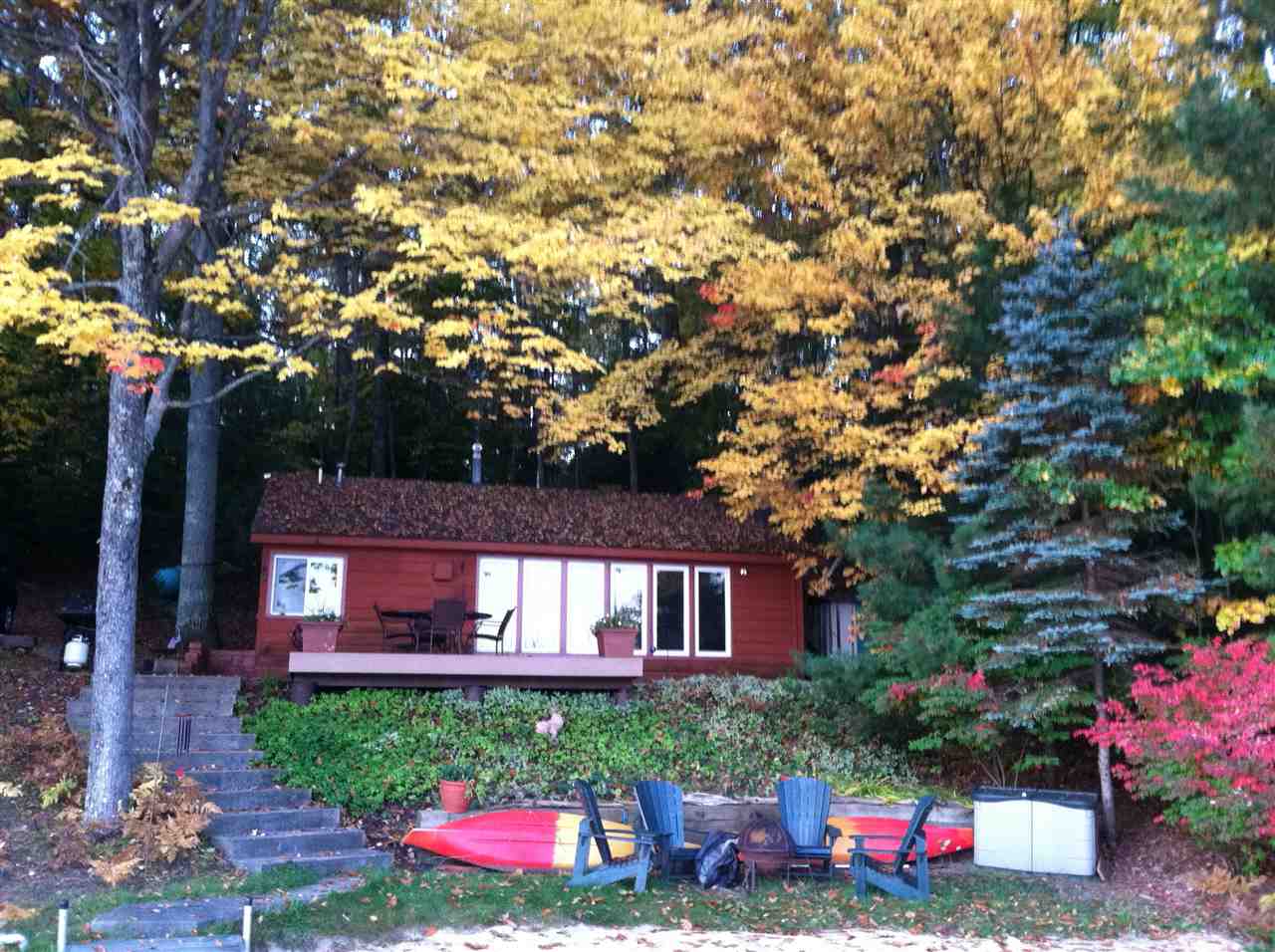 128 Highview Road Traverse City, MI 49696 - Photo 1 of 17 1815785.JPG