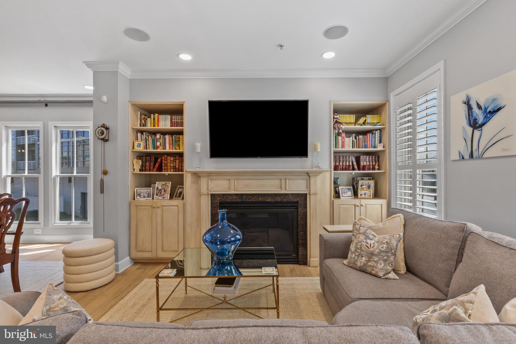 1262 Dockside Circle Baltimore, MD 21224 - Photo 9 of 35 a living room with furniture and a fireplace