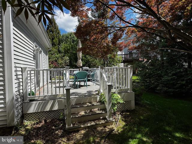 8229 Bell Lane Vienna, VA 22182 - Photo 8 of 41 a garden view with a seating space