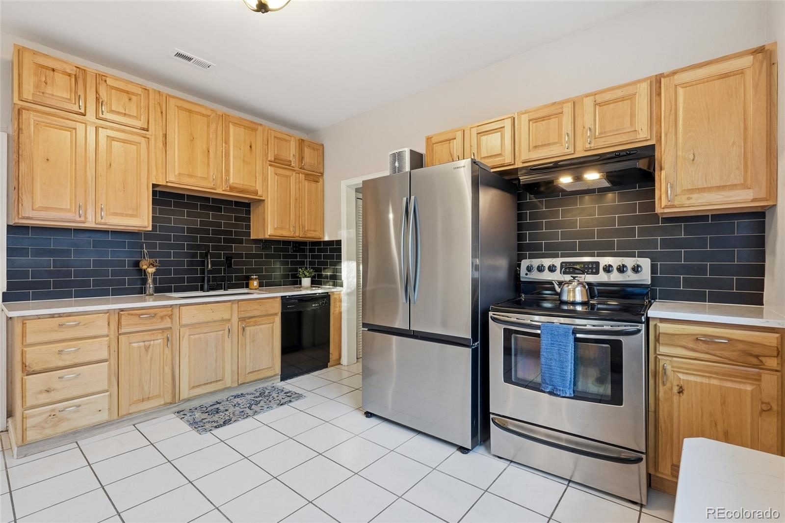 1416 Stuart Street Denver, CO 80204 - Photo 10 of 49