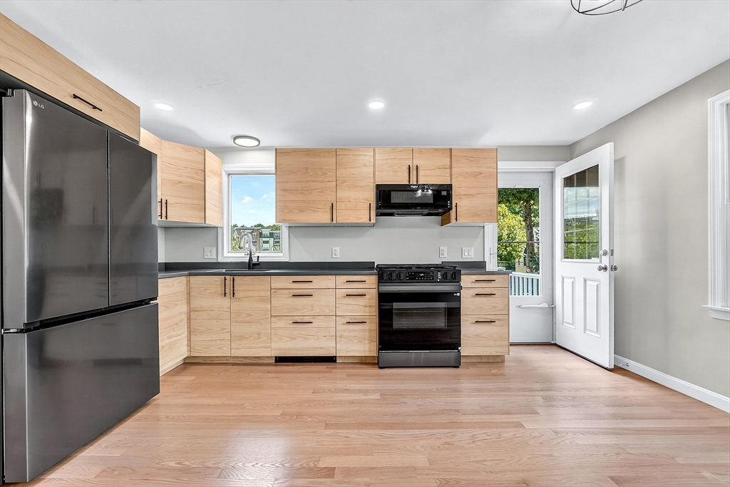 853 Washington Street, Unit 6 Canton, MA 02021 - Photo 4 of 28 Gallery Image 4