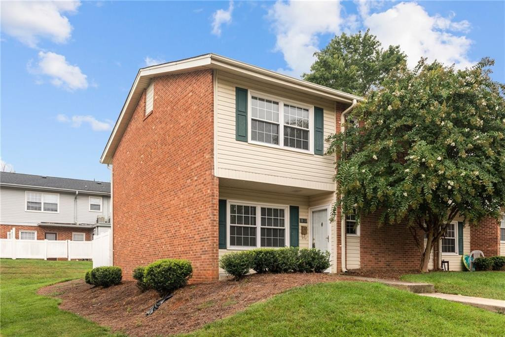 428 Muirs Chapel Road Greensboro, NC 27410 - Photo 2 of 3 Gallery Image 2