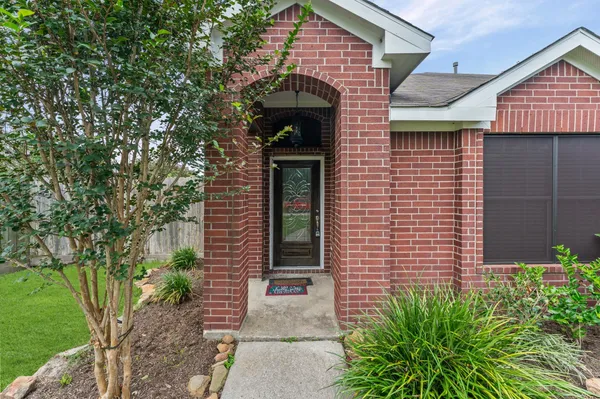 $2,350 | 1875 Redwood Lane, Dayton, TX 77535