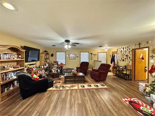 $330,000 | 6989 Farm To Market Road 922, Era, TX 76238