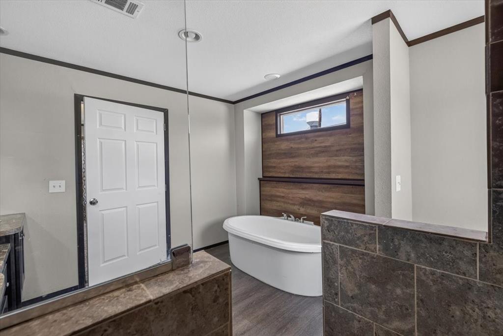 1129 Ragsdale Street Terrell, TX 75160 - Photo 10 of 29 Soaking tub
