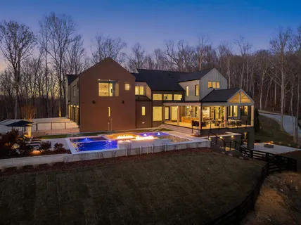 $8,250,000 | 3976 New Highway 96 West, Franklin, TN 37064