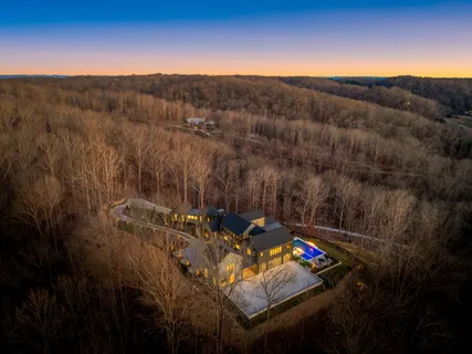 $8,250,000 | 3976 New Highway 96 West, Franklin, TN 37064