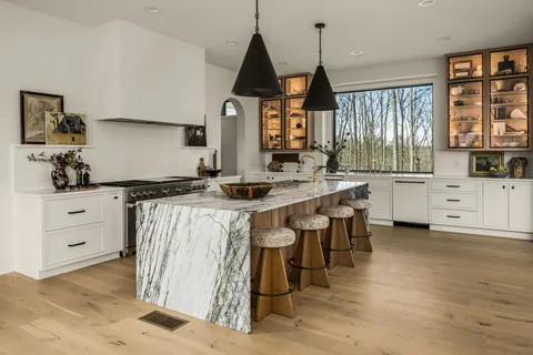 $8,250,000 | 3976 New Highway 96 West, Franklin, TN 37064