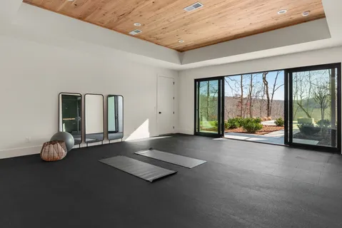 $8,250,000 | 3976 New Highway 96 West, Franklin, TN 37064