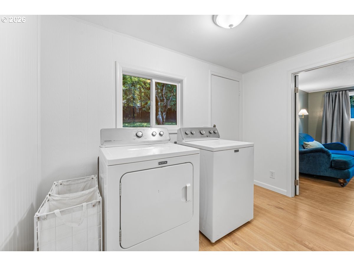 9101 Southwest 23rd Drive Portland, OR 97219 - Photo 28 of 48 Laundry
