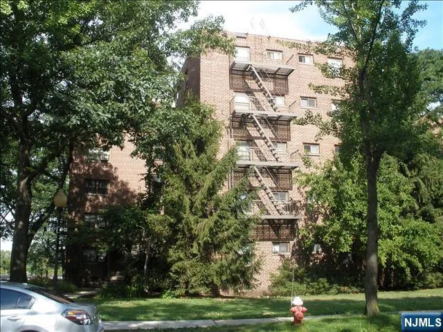 a picture of a city view