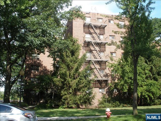 a picture of a city view