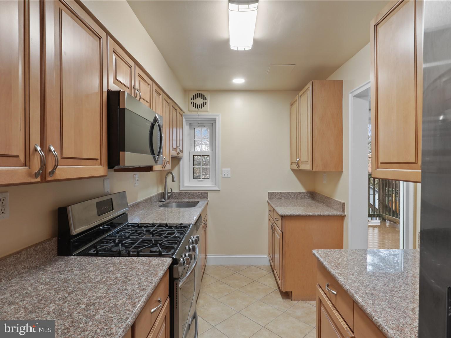 138 Cambridge Road, Unit A Alexandria, VA 22314 - Photo 10 of 20 Gallery Image 10